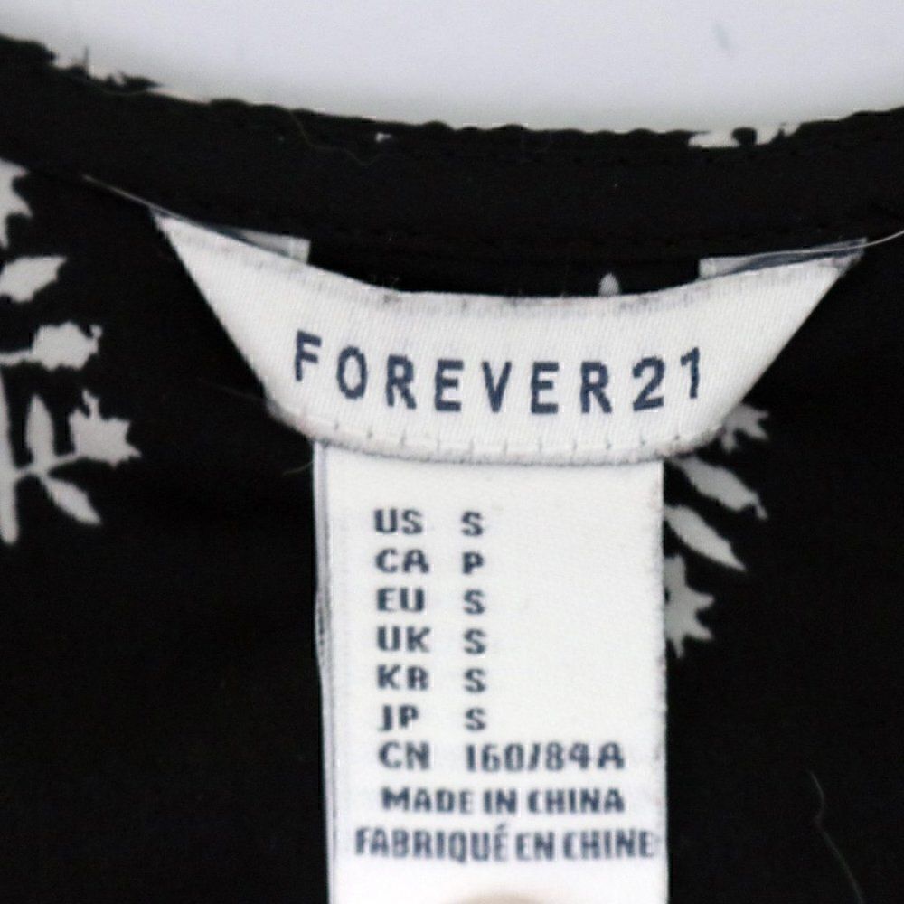 Forever 21 Sleeveless Top  - Picture 4 of 4